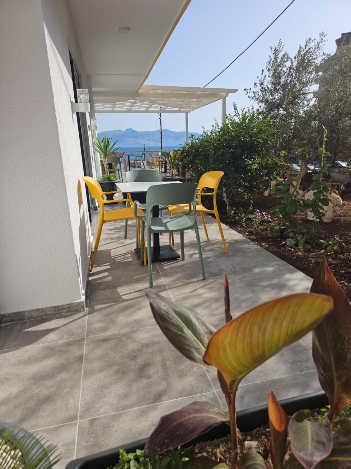 Ardit Seaside Rooms Sarandë Exterior foto