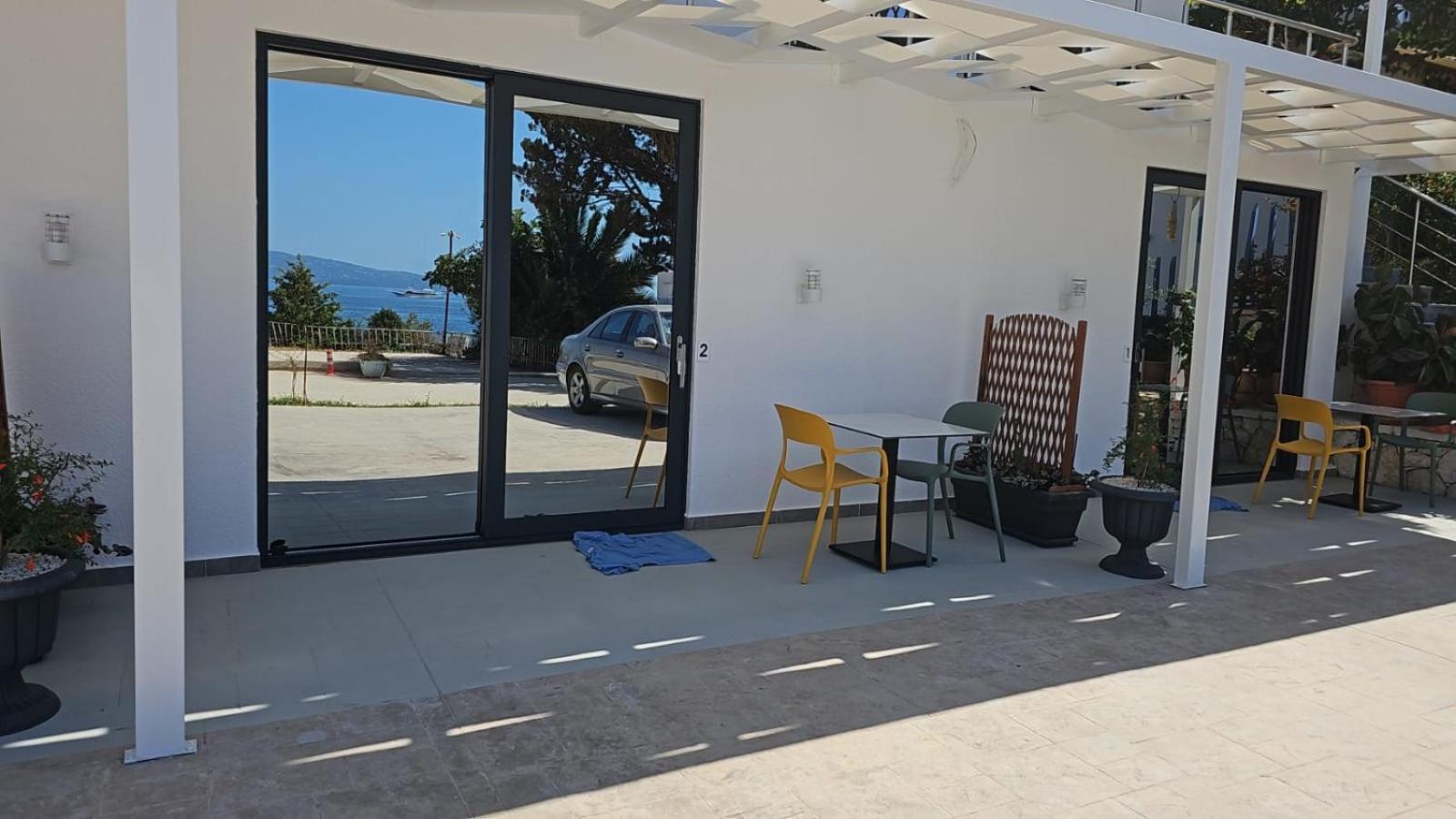 Ardit Seaside Rooms Sarandë Exterior foto